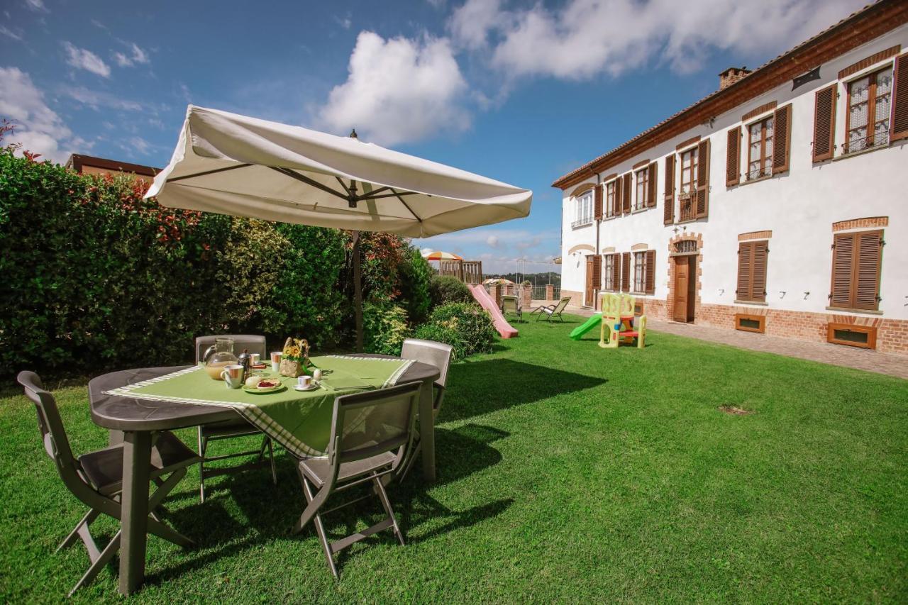 Il Pozzo Fiorito Apartment Cossombrato Luaran gambar