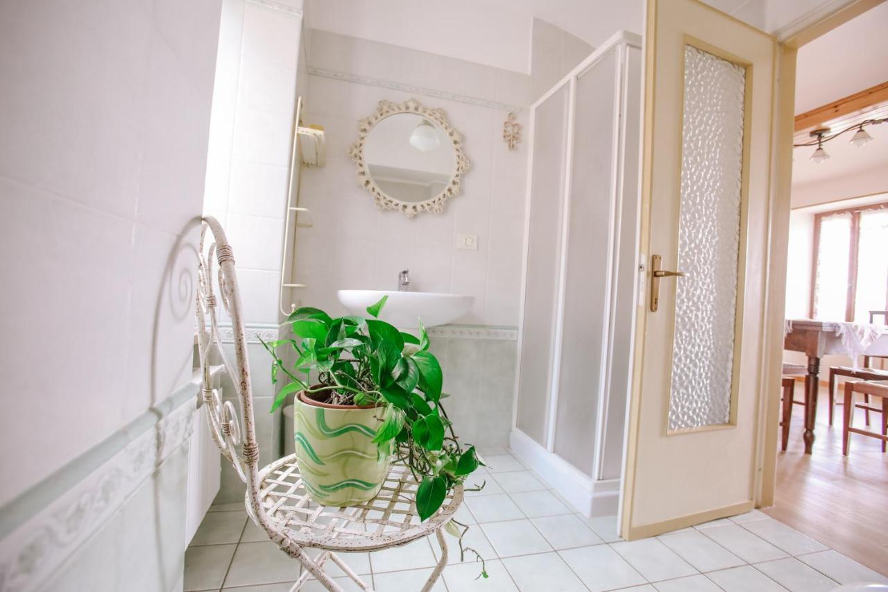 Il Pozzo Fiorito Apartment Cossombrato Luaran gambar
