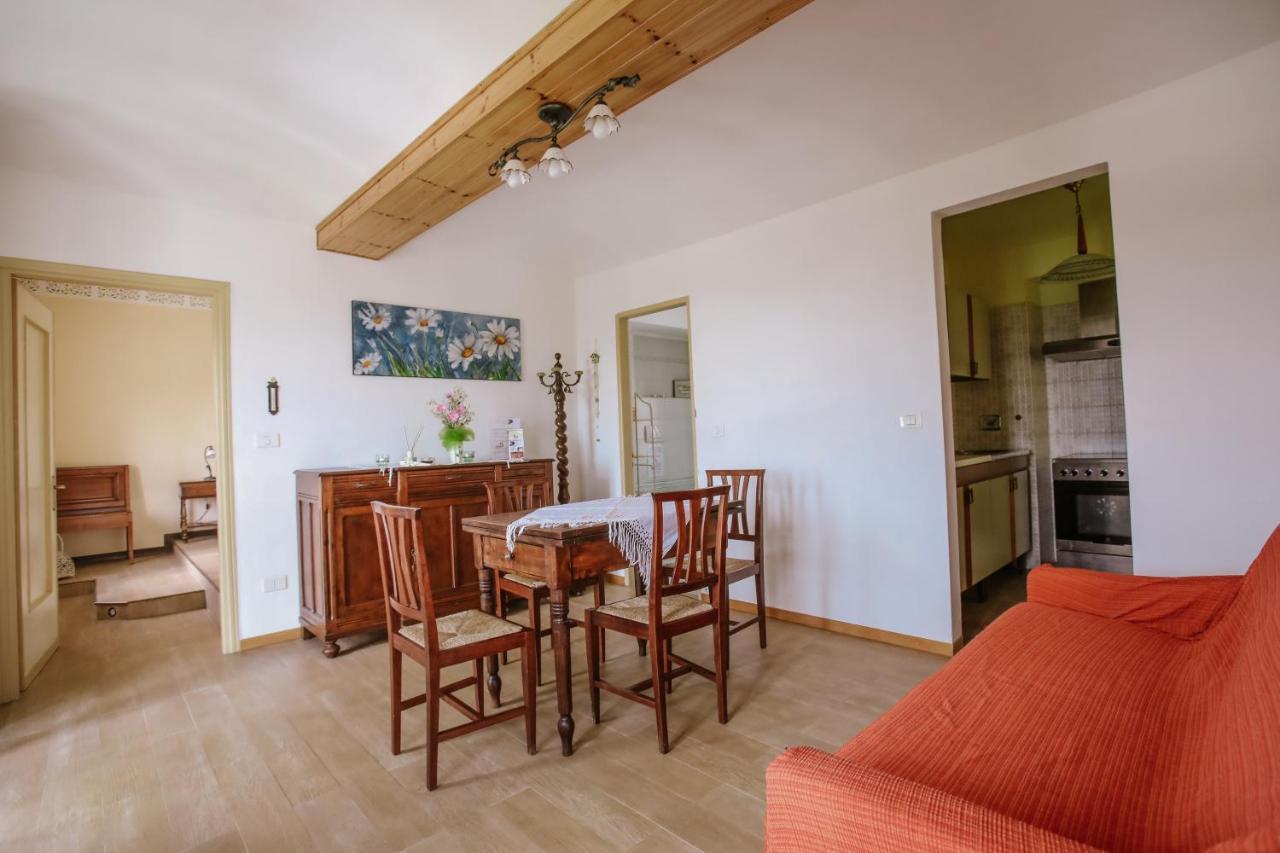 Il Pozzo Fiorito Apartment Cossombrato Luaran gambar