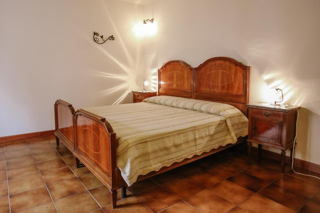 Il Pozzo Fiorito Apartment Cossombrato Luaran gambar