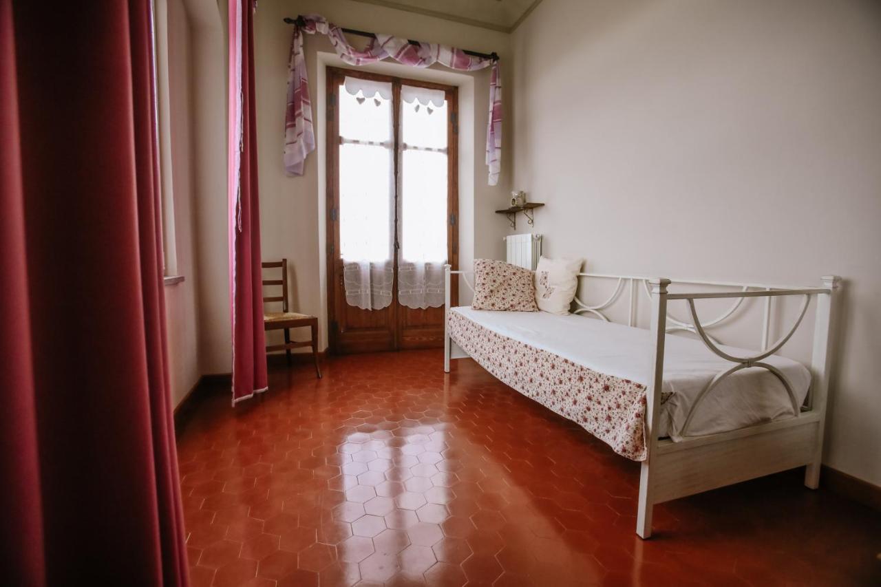 Il Pozzo Fiorito Apartment Cossombrato Luaran gambar