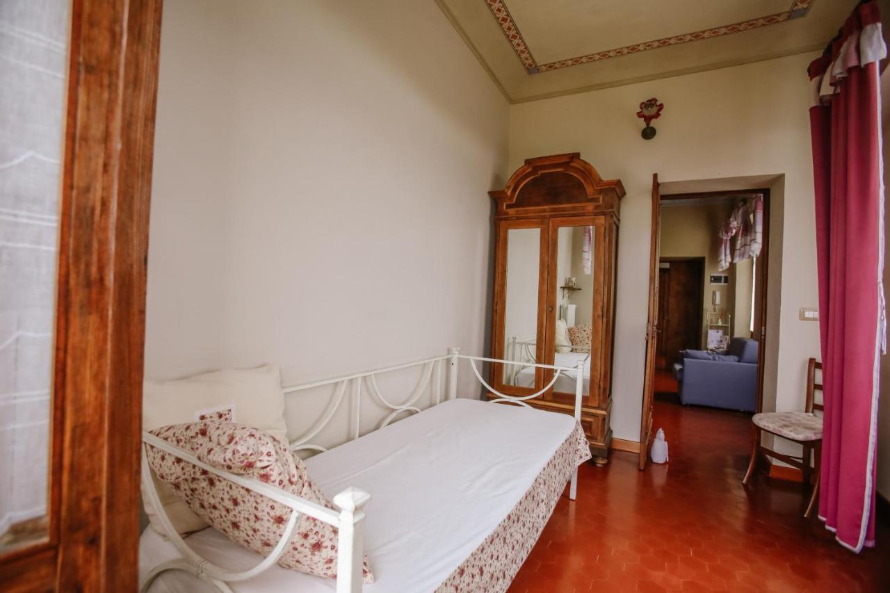 Il Pozzo Fiorito Apartment Cossombrato Luaran gambar