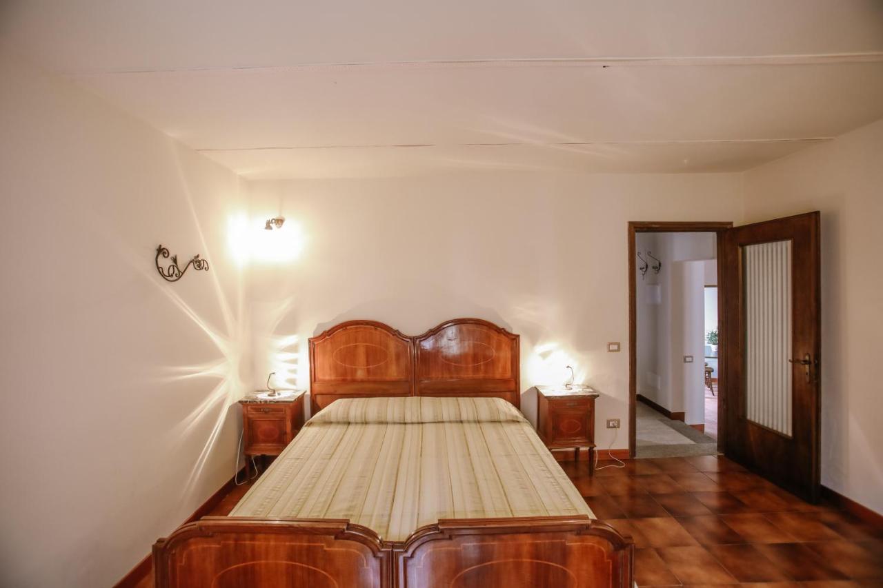 Il Pozzo Fiorito Apartment Cossombrato Luaran gambar
